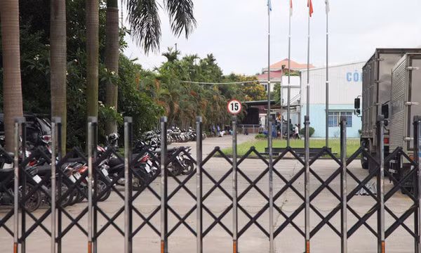 Nữ công nhân sinh con tại nhà vệ sinh rồi vứt bỏ ra trình diện
