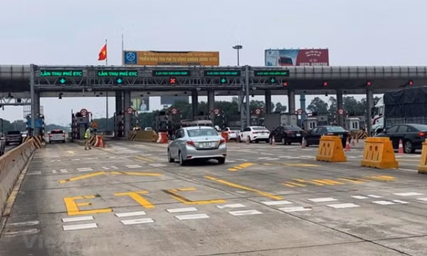 Sẽ dừng thu phí nếu không lắp xong hệ thống ETC trước tháng Sáu tới