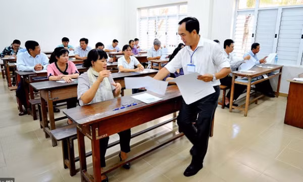 Trường hợp nào phải bổ sung chứng chỉ ngạch chuyên viên?
