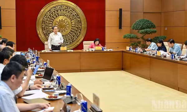 Phải chuyển mạnh từ "tham mưu thủ tục" sang "tham mưu chiến lược"