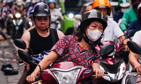 Hà Nội chưa cấm xe máy xăng cá nhân đi vào vùng phát thải thấp từ 1-7, chỉ hạn chế vào cuối tuần