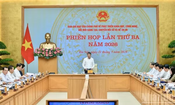 Tập trung phát triển đồng bộ hạ tầng số, chuyển đổi số toàn diện
