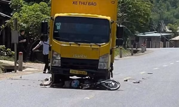 Tai nạn giữa xe thư báo và xe máy ở Quảng Trị khiến 1 người tử vong