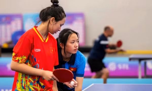 Cô bé Đà Lạt 16 tuổi đánh bại ngôi sao bóng bàn Nhật Bản