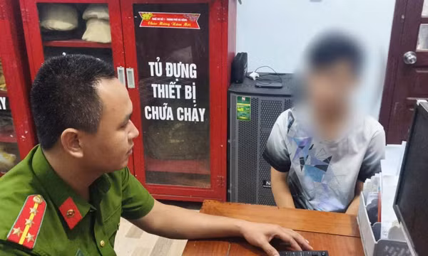 Nam sinh lớp 11 bị tố hành hung, ép học sinh lớp 6 lấy 39 triệu đồng của gia đình
