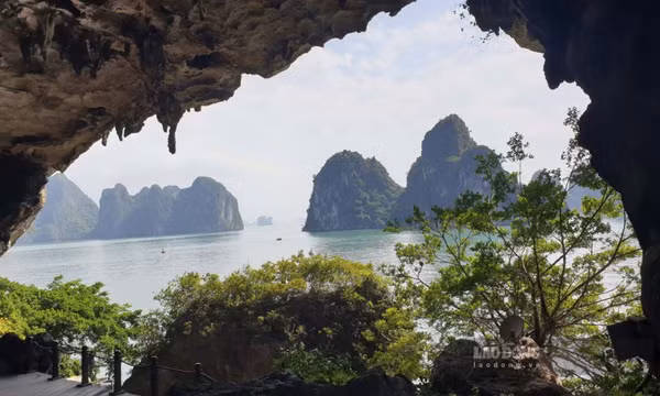 Gọi tên 4 vịnh biển thiên đường đáng đi nhất Việt Nam