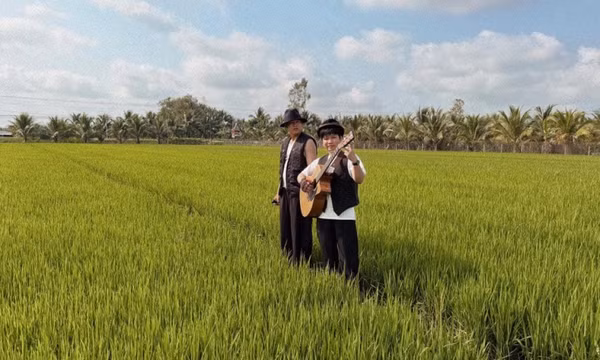 Chiêu mới của nghệ sĩ Việt