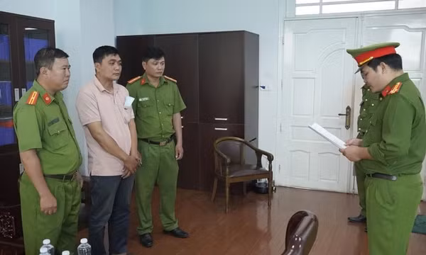 Bắt phó trưởng phòng Công ty cổ phần thương mại dầu khí Cửu Long tham ô hơn 5 tỉ đồng