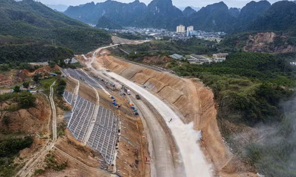 Quyết tâm thông tuyến QL279 trong tháng 6