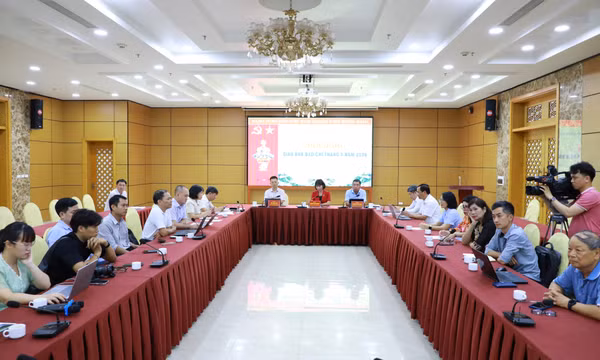 Hội nghị giao ban báo chí tháng 5 và thông tin báo chí thường kỳ