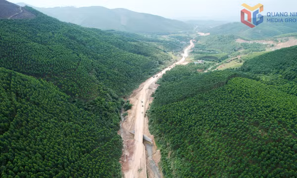 Tăng tốc thi công tuyến đường kết nối Quảng Ninh - Bắc Ninh