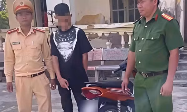 Xử lý nam thanh niên ở Ninh Bình bốc đầu xe từ video trên mạng
