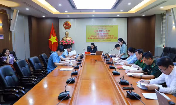 Thẩm tra dự thảo nghị quyết cho ý kiến về việc thành lập thành phố Quảng Ninh