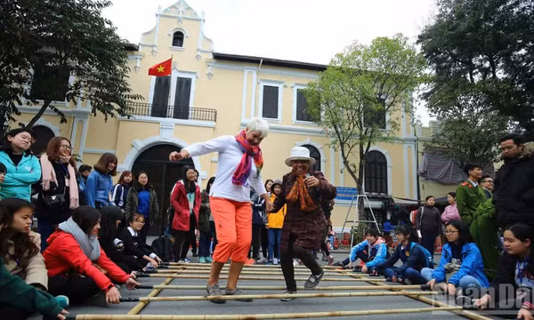 Tháo gỡ điểm nghẽn để du lịch trở thành ngành kinh tế mũi nhọn trong kỷ nguyên mới