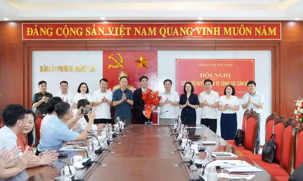 Công bố Quyết định điều động, chỉ định cán bộ tham gia BCH Đảng bộ phường Quảng Yên nhiệm kỳ 2025-2030