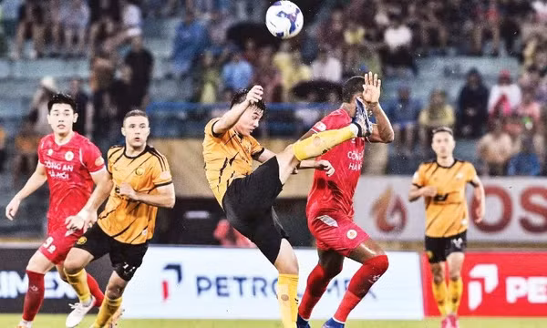 Ngôi vô địch đã có chủ, nhưng V.League vẫn căng thẳng với cuộc đua trụ hạng