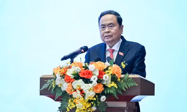 Xây dựng đội ngũ cán bộ có đức, có tài; bộ máy tinh gọn, hiệu lực, hiệu quả
