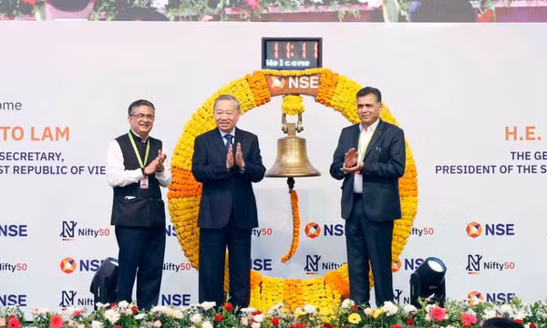 Tổng Bí thư, Chủ tịch nước Tô Lâm rung chuông tại Sàn Giao dịch chứng khoán Quốc gia Ấn Độ