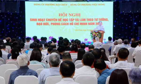Hội nghị sinh hoạt chuyên đề Học tập và làm theo tư tưởng, đạo đức, phong cách Hồ Chí Minh