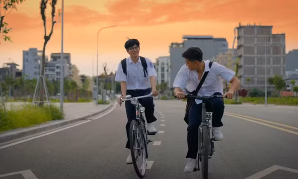 Áp lực tâm lý tuổi mới lớn trong phim mới “Phía bên kia thành phố”