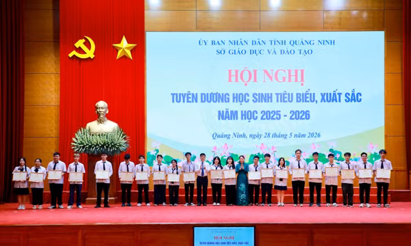 Tuyên dương 278 học sinh tiêu biểu, xuất sắc năm học 2025-2026