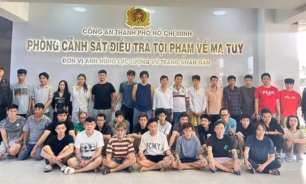 Bắt ca sĩ Long Nhật và ca sĩ Sơn Ngọc Minh vì liên quan ma túy