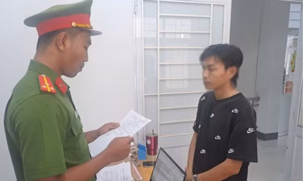 Mượn xe người yêu chạy rồi chiếm đoạt mang đi cầm cố
