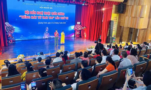 Hội Người mù tỉnh Quảng Ninh tổ chức Hội diễn Nghệ thuật quần chúng “Tiếng hát từ trái tim”
