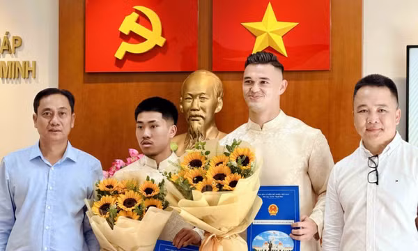 Hai cầu thủ Việt kiều Khoa Ngô và Lê Giang Patrik nhận quốc tịch Việt Nam