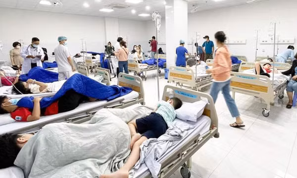 166 học sinh nhập viện nghi bị ngộ độc
