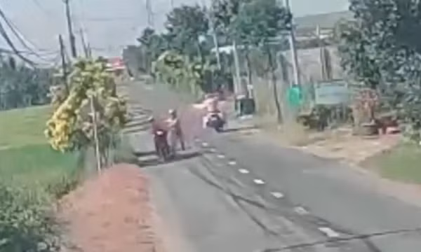 Kỷ luật 3 cảnh sát giao thông dùng dùi cui đánh người vi phạm