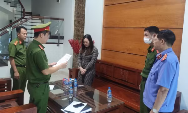 Chiếm đoạt 50 tỉ tiền đặt cọc túi xách hàng hiệu của các khách hàng