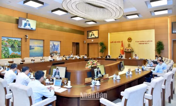 Bế mạc Phiên họp thứ 17 của Ủy ban Thường vụ Quốc hội