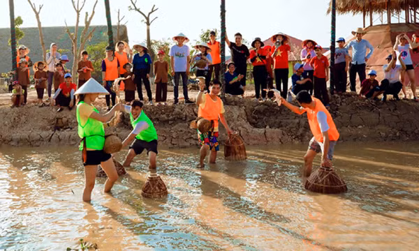 Ngoại khóa "học mà chơi" ở Quảng Ninh Gate