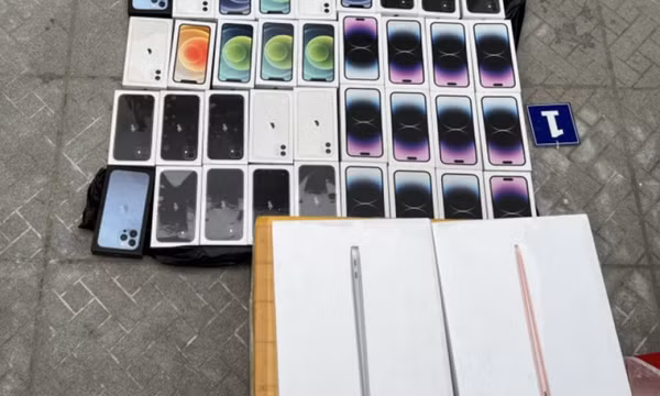 Tên trộm nuốt không trôi 36 chiếc Iphone