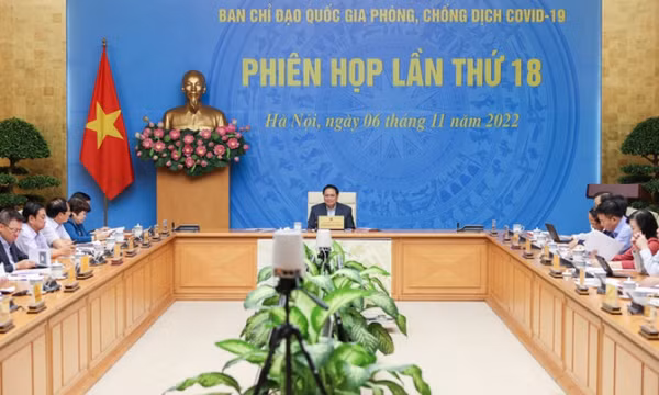 Thủ tướng: Khắc phục sớm nhất vướng mắc về cơ chế, thủ tục, không để ảnh hưởng tới sức khỏe người dân và các hoạt động KT-XH