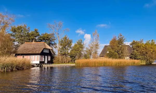 Đến Hà Lan, thăm làng cổ Giethoorn đẹp như cổ tích vào cuối Thu