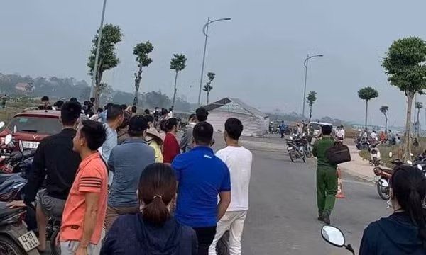 Hai nhóm học sinh đánh nhau, 1 người nhảy xuống mương trốn rồi tử vong