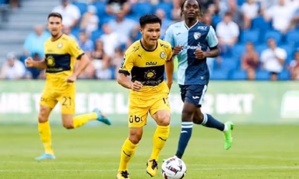 Pau FC vắng 2 trụ cột, Quang Hải có cơ hội đá chính