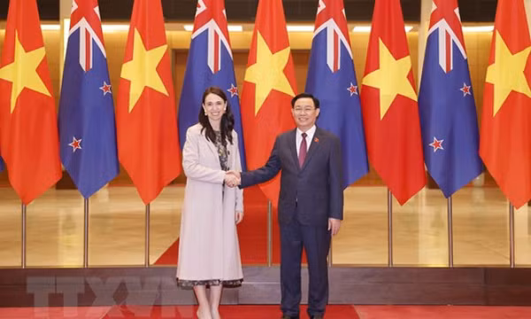 Chủ tịch Quốc hội Vương Đình Huệ hội kiến Thủ tướng New Zealand