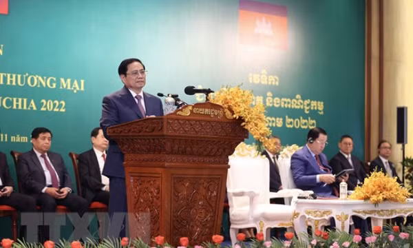 Thủ tướng dự Diễn đàn xúc tiến đầu tư và thương mại Việt Nam-Campuchia