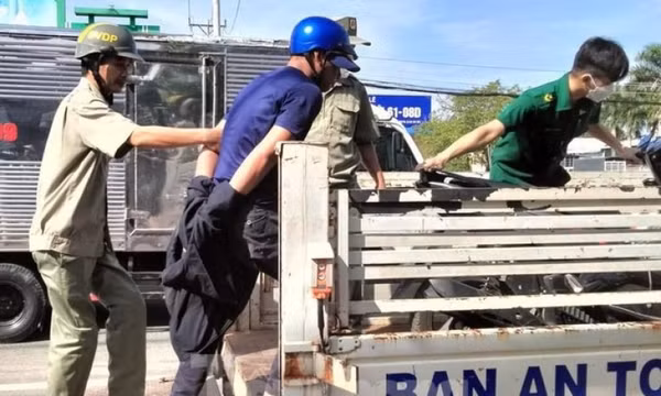Khống chế đối tượng đổ xăng đòi đốt nhà trẻ ở Bình Dương