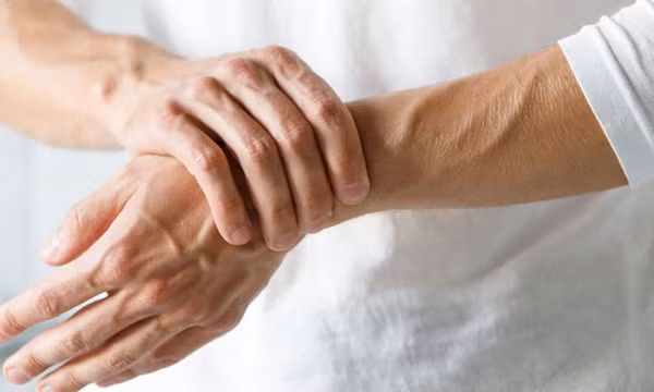 Đề phòng những biến chứng nguy hiểm của viêm khớp dạng thấp