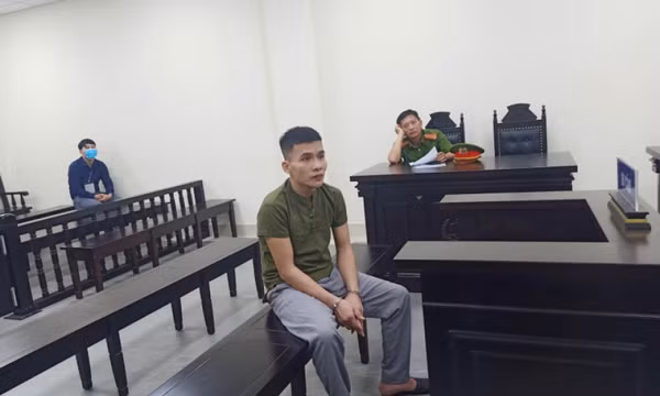 Làm trung gian lừa “chạy án”, kê thêm 300 triệu đút túi