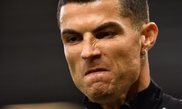 Luật sư thể thao: 'Man United có quyền cắt hợp đồng với Ronaldo'
