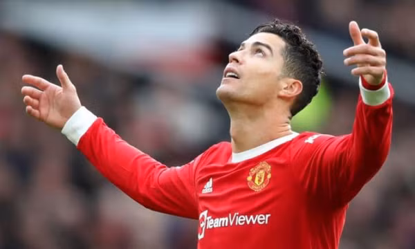 Thay Ronaldo, Man United đón Depay trở lại