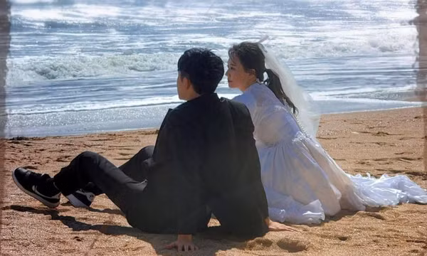 Trấn Thành và Hari Won công khai đối đầu nhau
