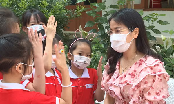 Xây dựng đội ngũ nhà giáo vừa “hồng” vừa “chuyên”