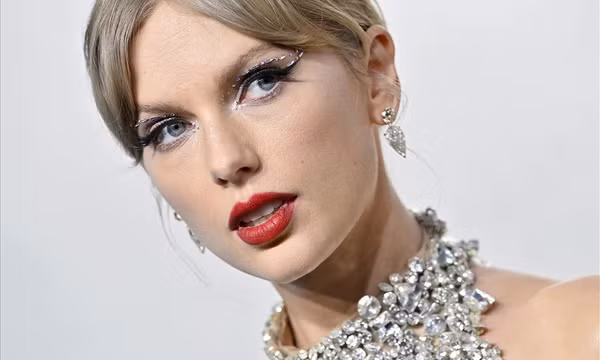 Taylor Swift được ca ngợi là ngôi sao nhạc pop lớn nhất hành tinh