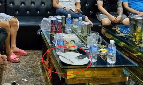 26 “dân bay” phê ma túy trong 4 phòng karaoke